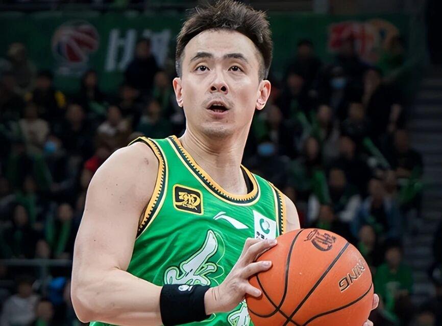 土超豪门成意甲球星收割机！千万年薪想引进莱奥，阵中全是老熟人